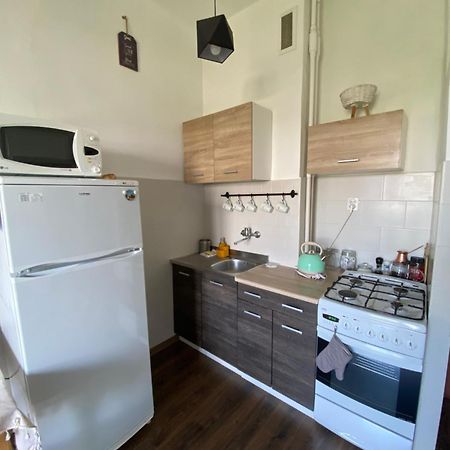 Ohmyhome - Sunny Apartment In City Center Varsó Kültér fotó
