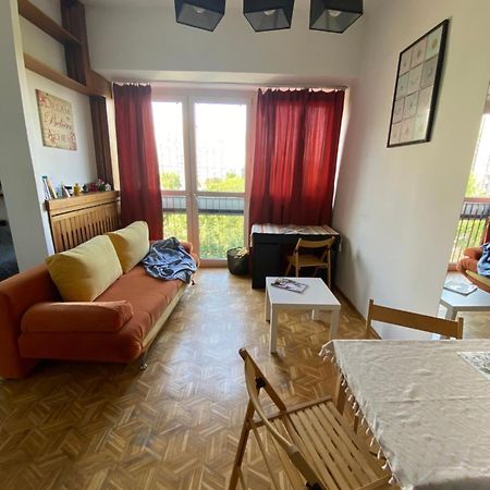 Ohmyhome - Sunny Apartment In City Center Varsó Kültér fotó