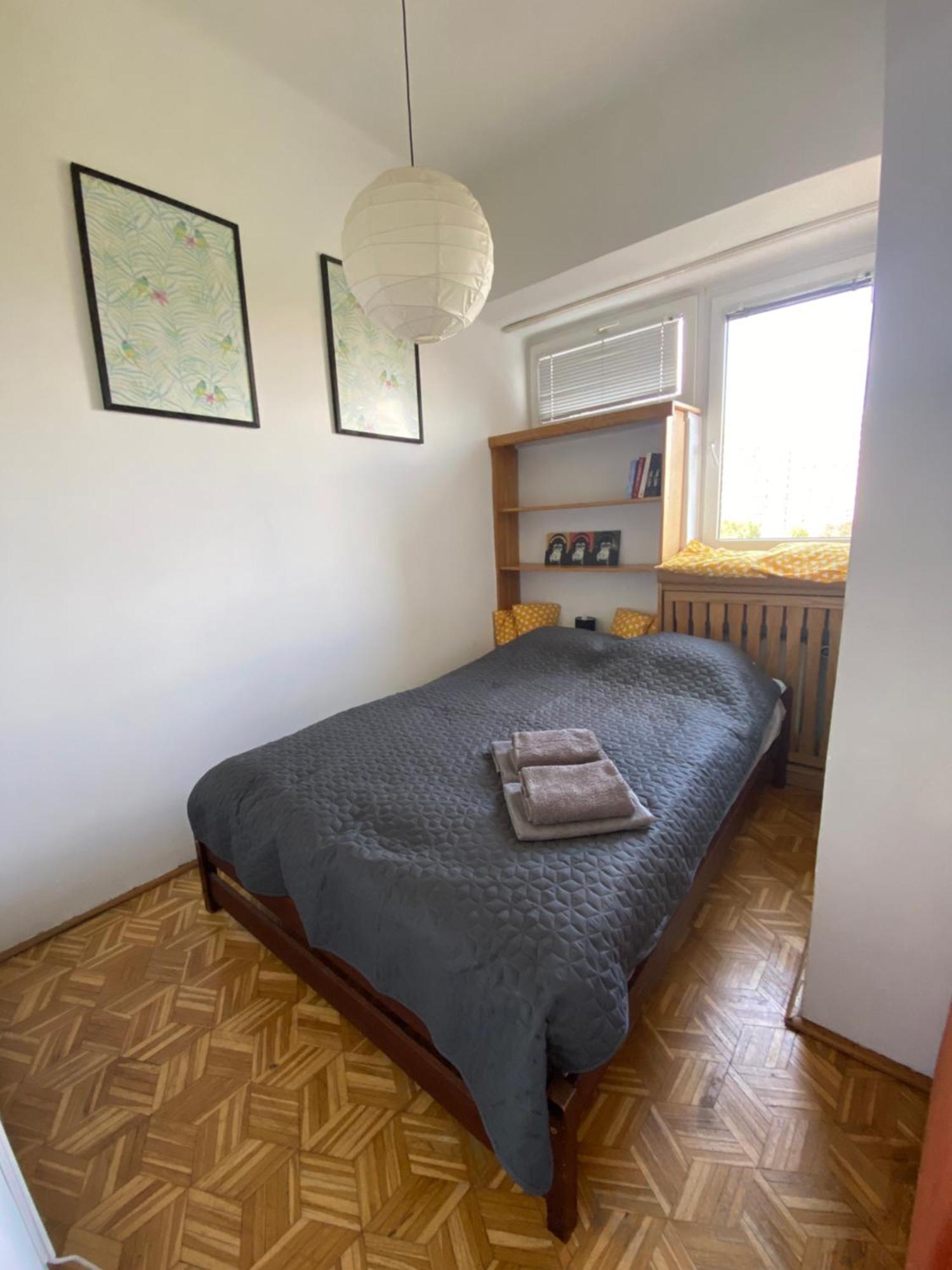 Ohmyhome - Sunny Apartment In City Center Varsó Kültér fotó